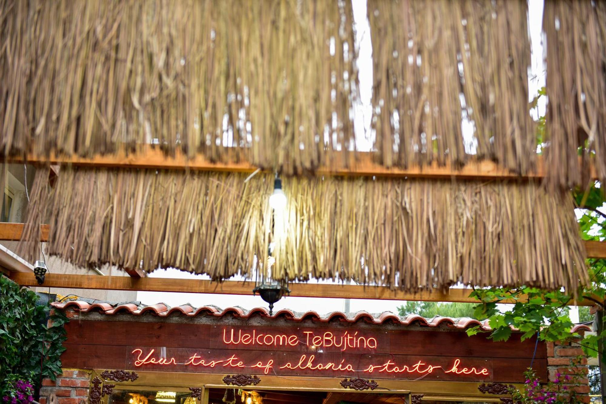 Te Bujtina Hotel- Cozy Stay With Traditional Breakfast Near Beach Golem  Exteriör bild