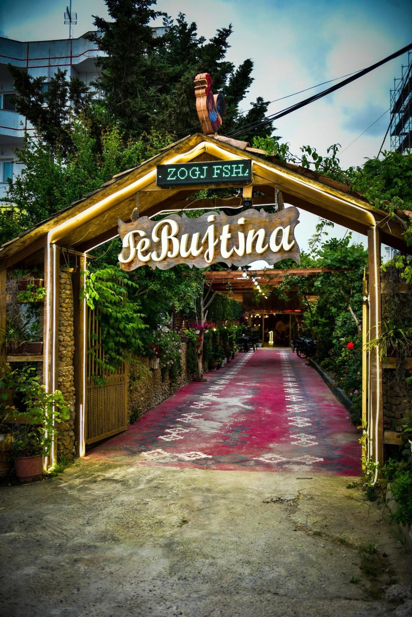 Te Bujtina Hotel- Cozy Stay With Traditional Breakfast Near Beach Golem  Exteriör bild